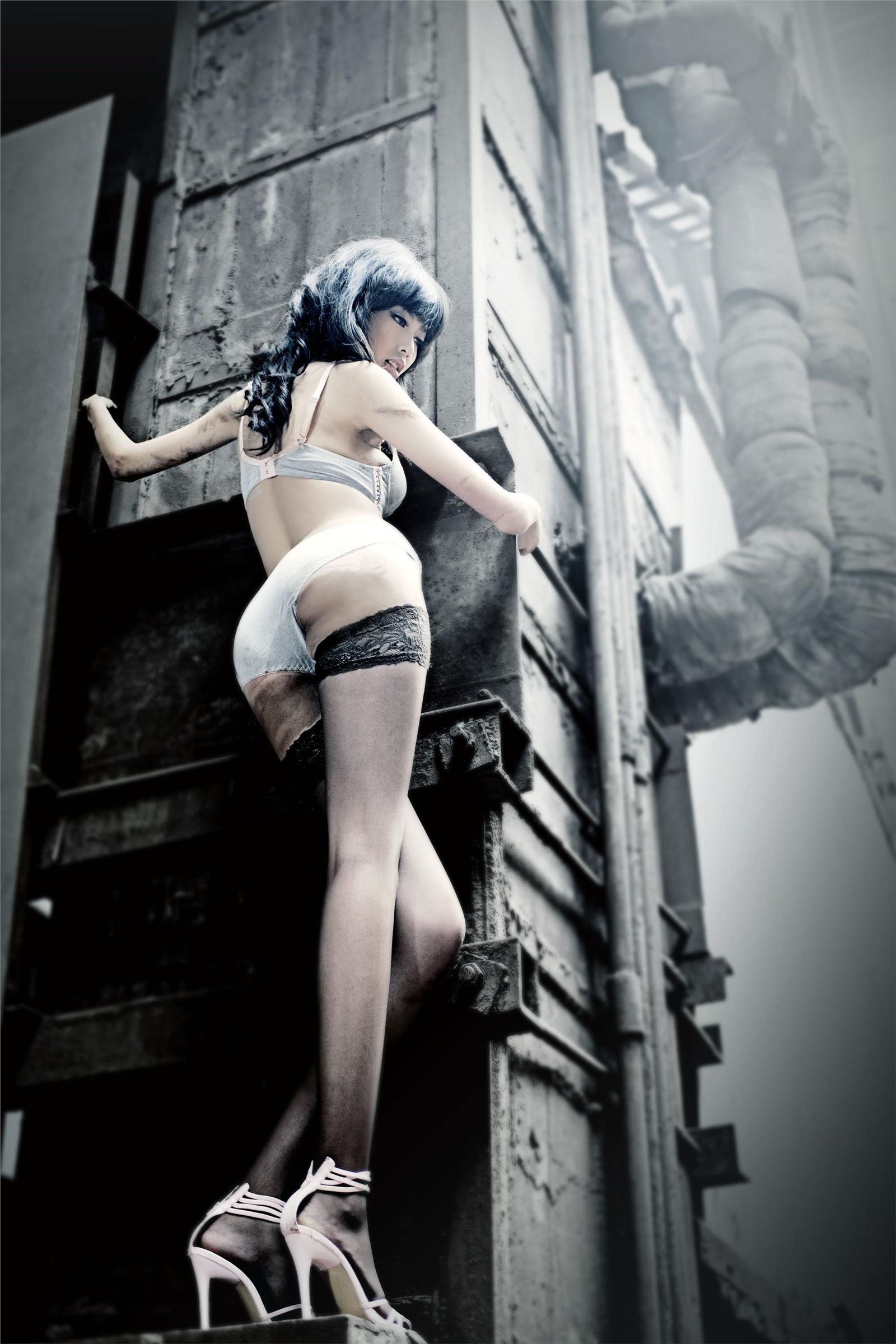 [丽柜]  另类视觉- MODEL 孟露 国产唯美套图